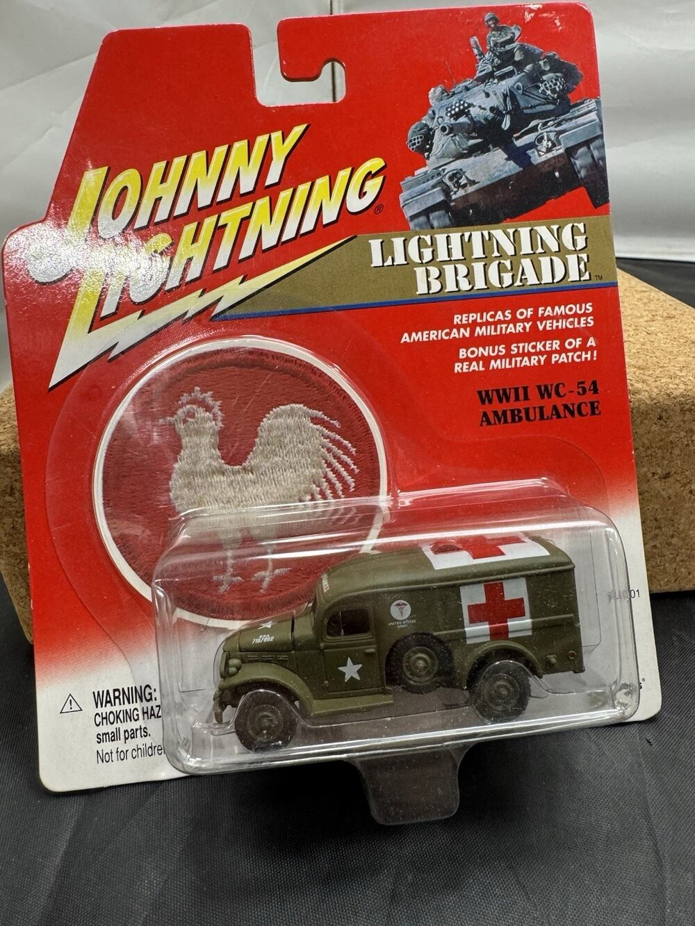 Johnny Lightning 2000 Lightning Brigade WWII Dodge WC-54 Ambulance 1:64 W/ Patch
